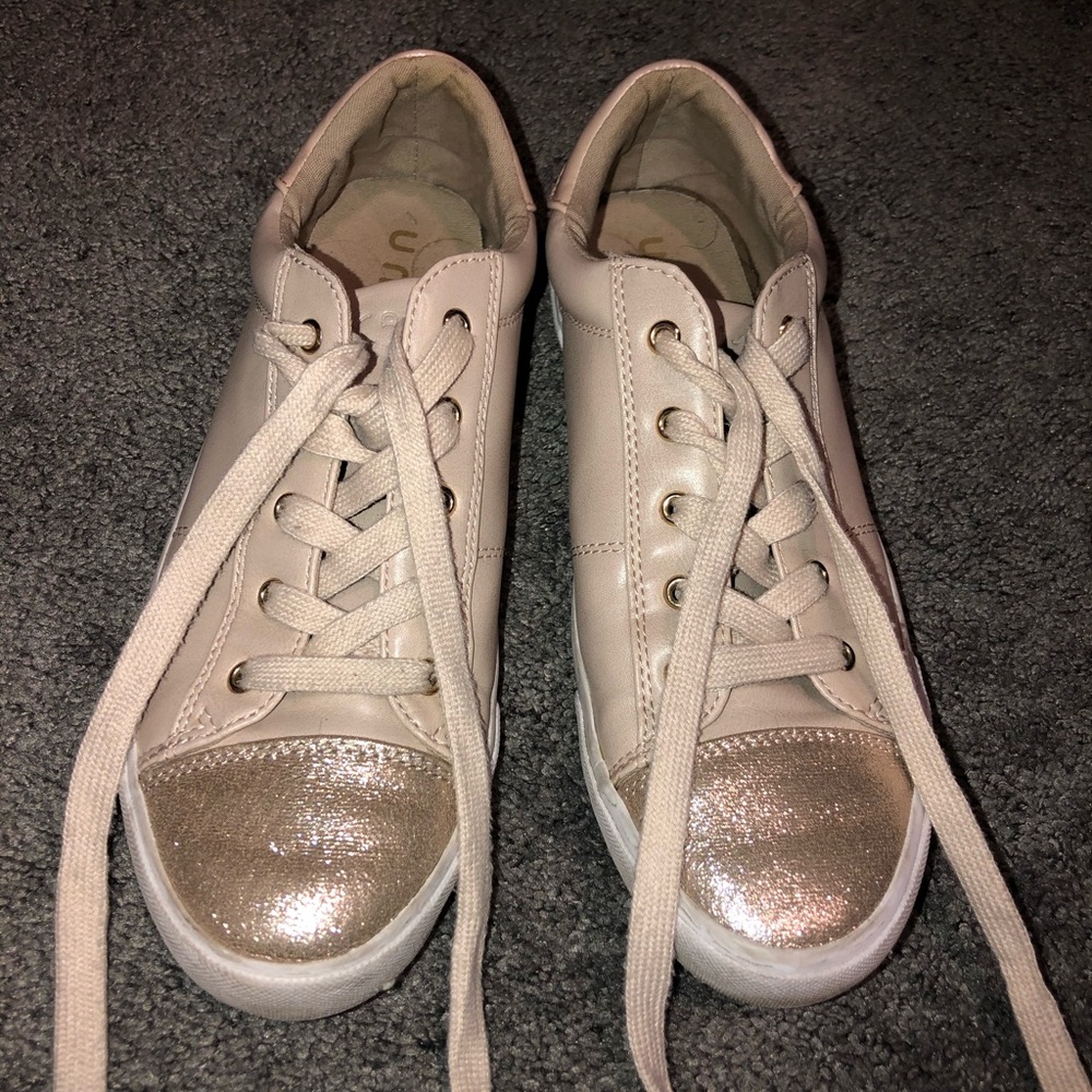 Unida rose gold sneakers